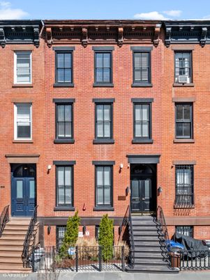 Exterior, Facade, Brick Facade, Rowhouse