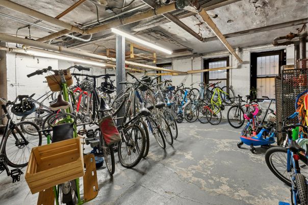 Garage, Interior