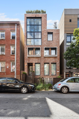 Exterior, Facade, Brick Facade, Rowhouse
