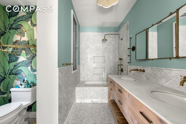 Bathroom, Dual Sink Vanities, Interior