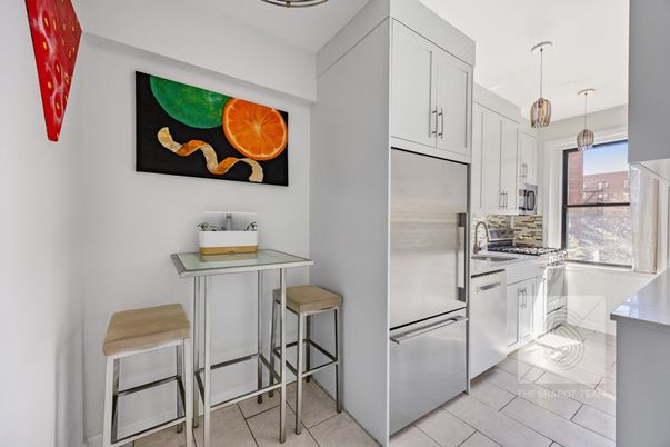 Interior, Kitchen, Pendant Lights, Stainless Steel Appliances