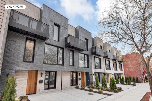 Exterior, Facade, Brick Facade, Rowhouse