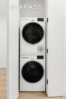 Interior, Utility Closets, Washer, Wood Texture Flooring