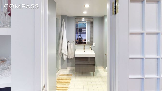 Bathroom, Interior, Recessed Lighting