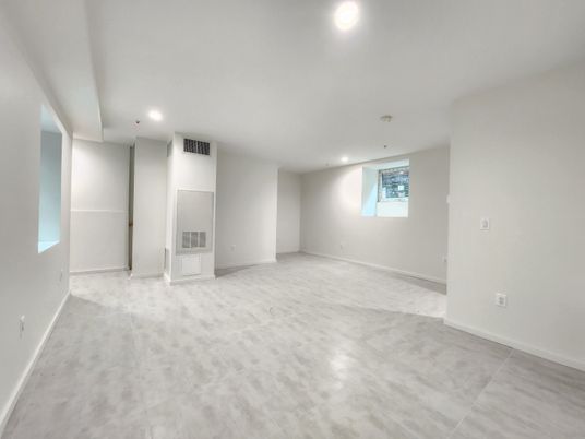 Empty room, Interior, Recessed Lighting