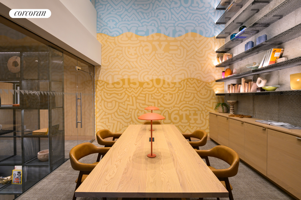 Home Office, Interior