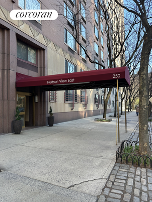 Exterior, Facade, None