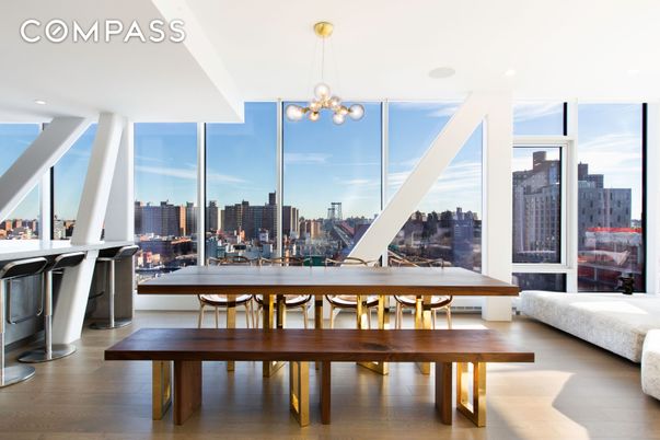 Dining room, Interior, Pendant Lights, Recessed Lighting, Skyline