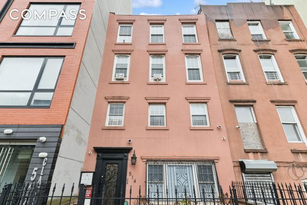 Exterior, Facade, Brownstone