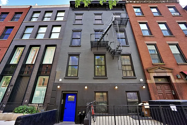 Exterior, Facade, Rowhouse