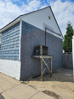 Detached Garage, Exterior