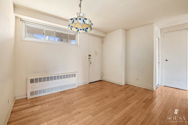 Empty room, Interior, Pendant Lights, Wood Texture Flooring
