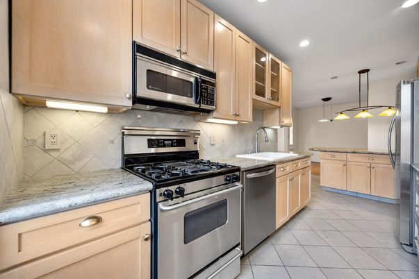 Interior, Kitchen, Pendant Lights, Recessed Lighting, Stainless Steel Appliances