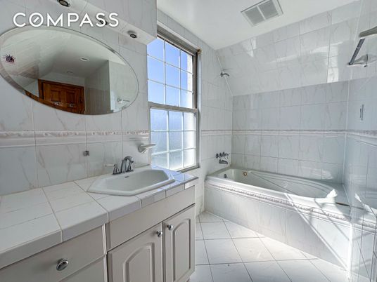 Bathroom, Interior, Tile Countertops