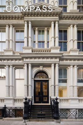 Exterior, Facade, Brownstone