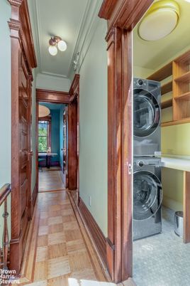 Interior, Utility Closets, Washer, Wood Texture Flooring