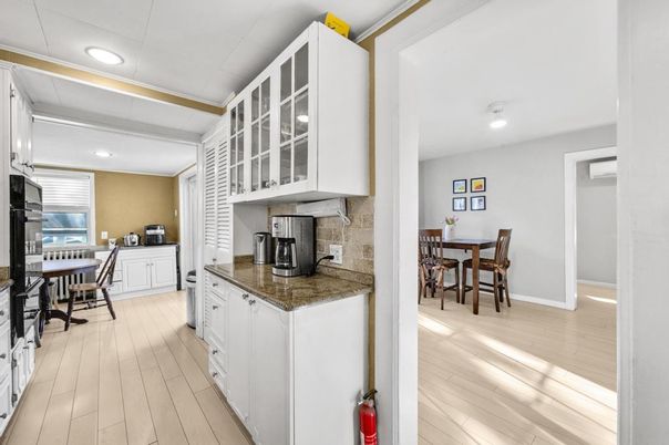 Dining room, Interior, Kitchen, Recessed Lighting, Wood Texture Flooring