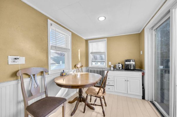 Dining room, Interior, Recessed Lighting