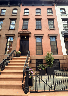 Exterior, Facade, Brownstone