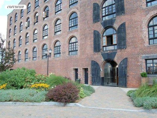Exterior, Facade, Brick Facade, Rowhouse