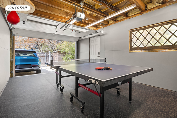 Game Room, Garage, Interior
