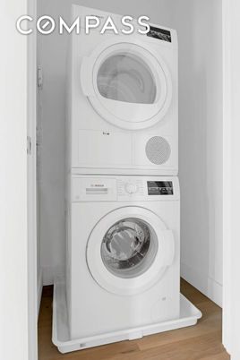 Interior, Utility Closets, Washer, Wood Texture Flooring