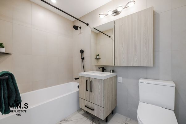 Bathroom, Interior, Marble, Recessed Lighting