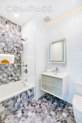 Bathroom, Interior, Recessed Lighting