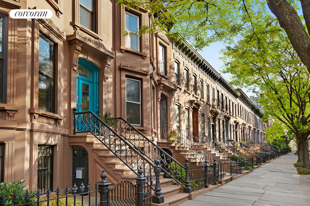 Exterior, Facade, Brownstone