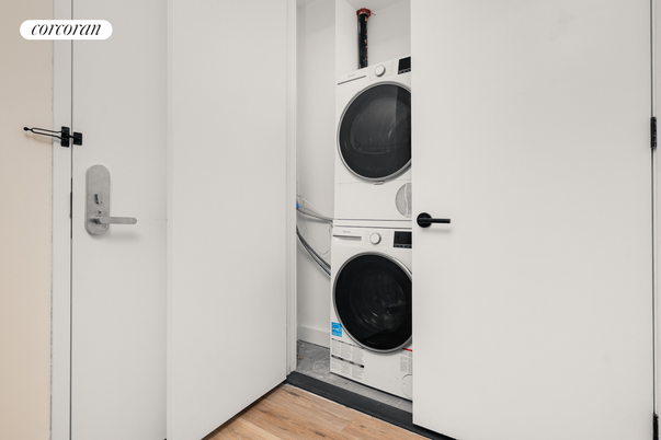 Interior, Utility Closets, Washer, Wood Texture Flooring