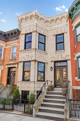 Exterior, Facade, Brick Facade, Rowhouse