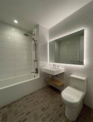 Bathroom, Interior, Recessed Lighting