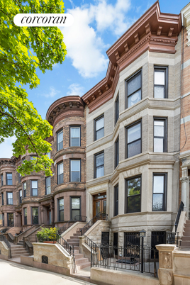 Exterior, Facade, Brownstone
