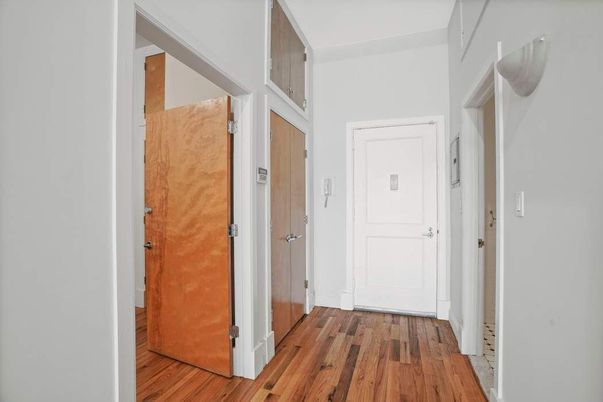 DE Listing image placeholder