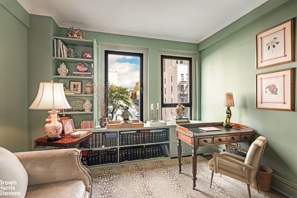 Home Office, Interior