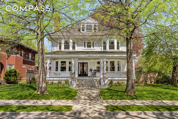 Exterior, Facade, Brick Facade, American Foursquare