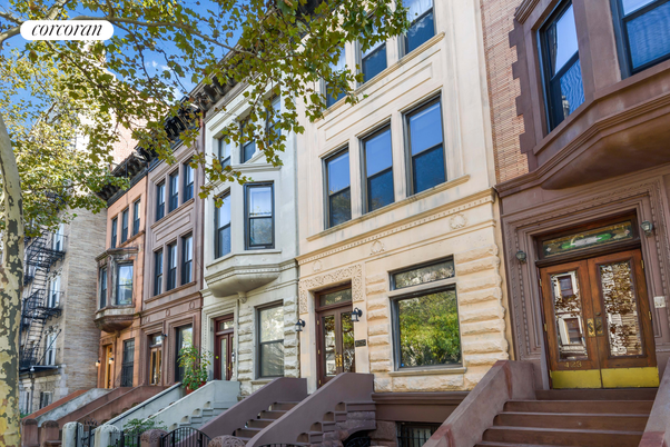 Exterior, Facade, Brownstone