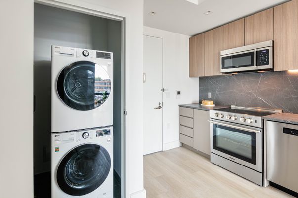 Interior, Kitchen, Utility Closets, Washer, Wood Texture Flooring