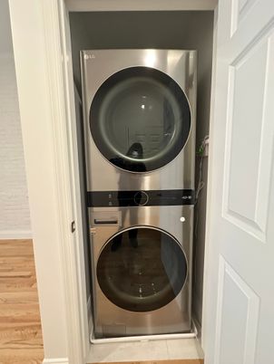 Interior, Utility Closets, Washer, Wood Texture Flooring