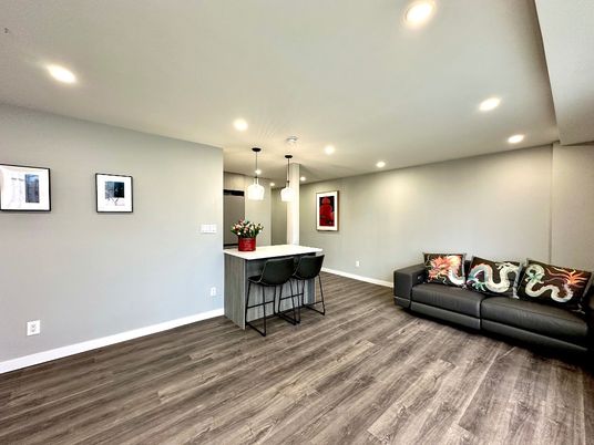 Interior, Pendant Lights, Recessed Lighting, Wood Texture Flooring