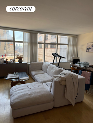 Fitness Equipment, Interior, Living room, Wood Texture Flooring