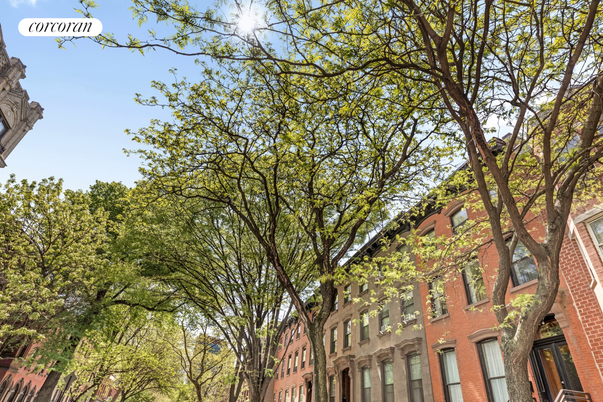 Exterior, Facade, Brick Facade, Rowhouse