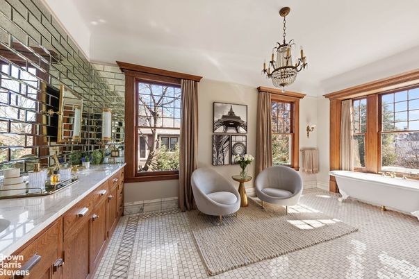 Bathroom, Chandelier, Free Standing Baths, Interior