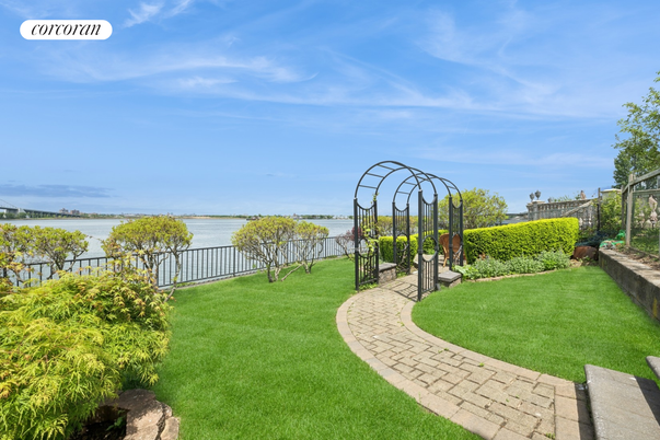 Backyard, Exterior, Water