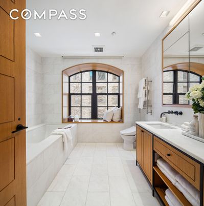 Bathroom, Interior, Recessed Lighting
