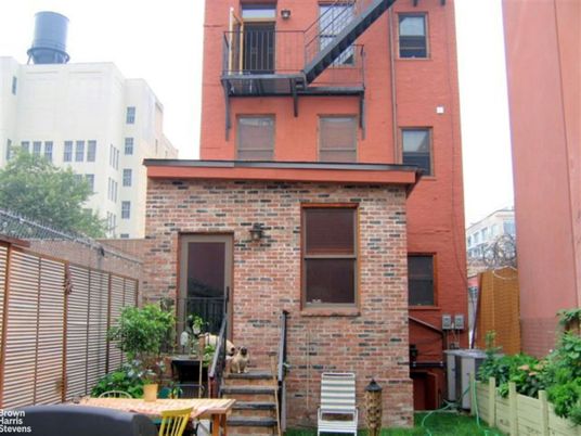 Exterior, Facade, Brick Facade, Rowhouse