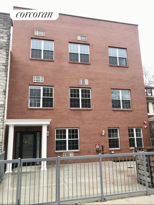 Exterior, Facade, Brick Facade, Rowhouse