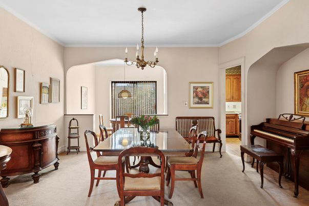 Chandelier, Dining room, Interior, Piano