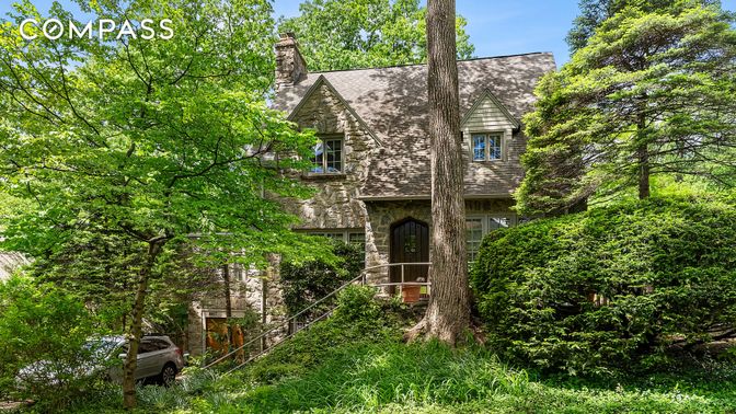 Exterior, Facade, Tudor Revival