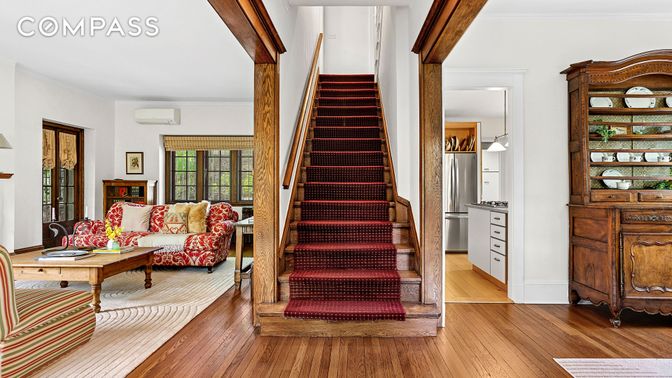 Interior, Living room, Pendant Lights, Wood Texture Flooring